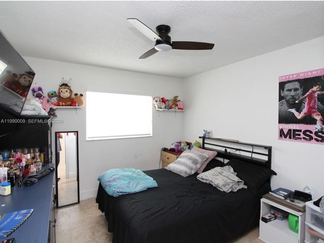 10760 SW 28th St, Miami, FL 33165