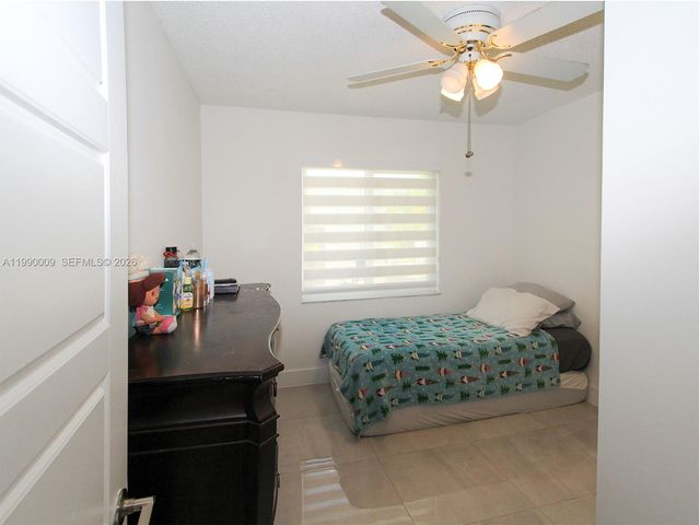 10760 SW 28th St, Miami, FL 33165