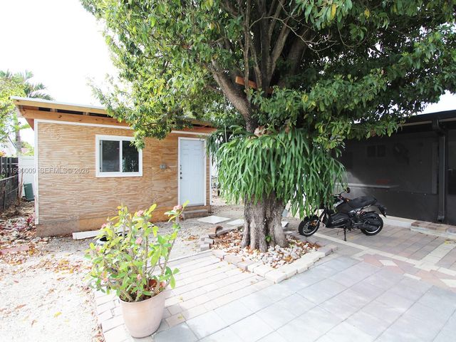 10760 SW 28th St, Miami, FL 33165