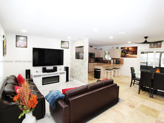 10760 SW 28th St, Miami, FL 33165