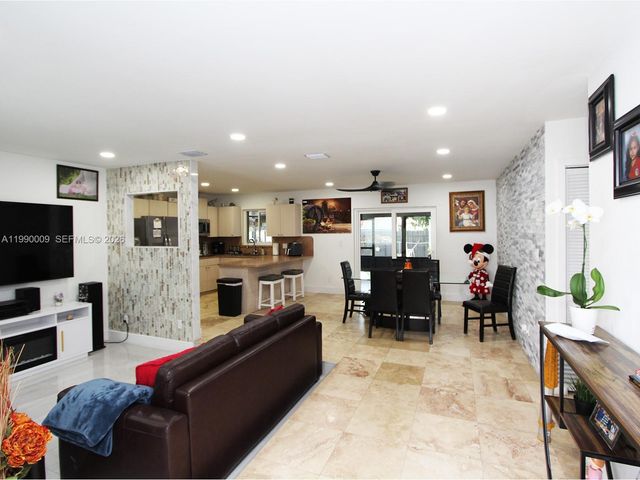 10760 SW 28th St, Miami, FL 33165