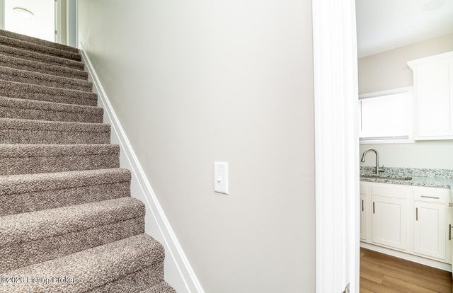 110 N Longworth Ave, Louisville, KY 40212