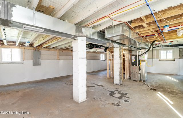 110 N Longworth Ave, Louisville, KY 40212