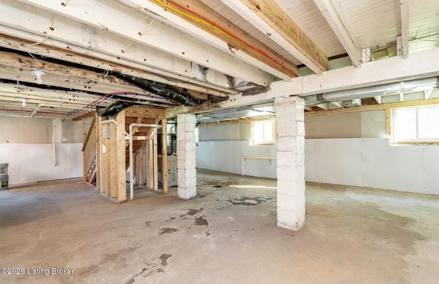 110 N Longworth Ave, Louisville, KY 40212