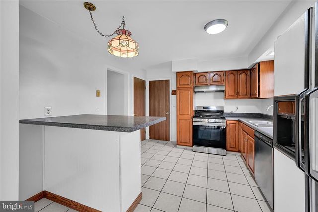 2147 SHERI LN, Mount Joy, PA 17552