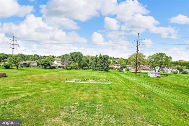 2147 SHERI LN, Mount Joy, PA 17552