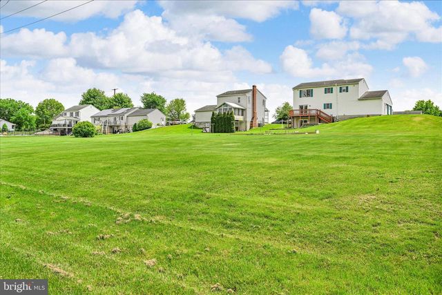 2147 SHERI LN, Mount Joy, PA 17552