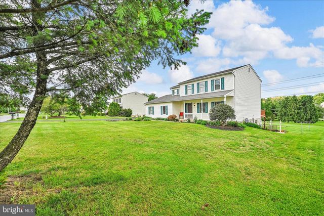 2147 SHERI LN, Mount Joy, PA 17552
