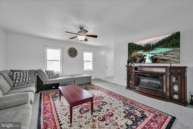 2147 SHERI LN, Mount Joy, PA 17552