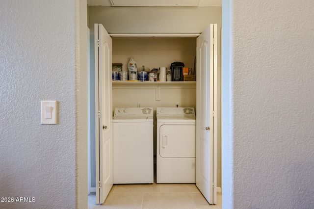2929 W YORKSHIRE Drive 1128, Phoenix, AZ 85027
