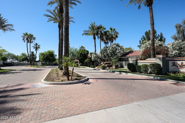2929 W YORKSHIRE Drive 1128, Phoenix, AZ 85027
