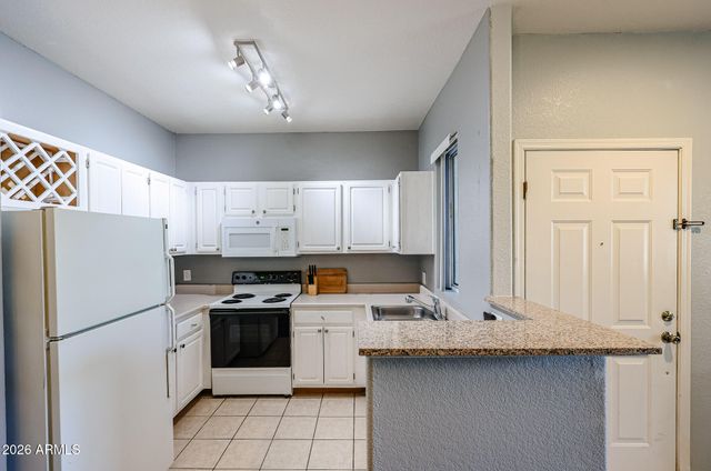 2929 W YORKSHIRE Drive 1128, Phoenix, AZ 85027