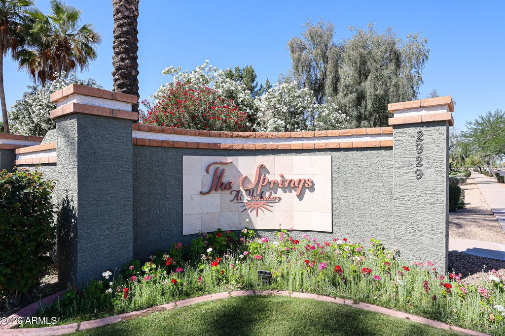 2929 W YORKSHIRE Drive 1128, Phoenix, AZ 85027
