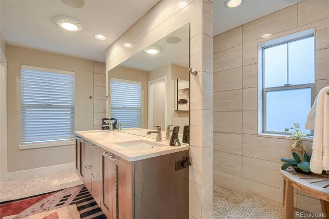 6959 S Buchanan Street, Aurora, CO 80016