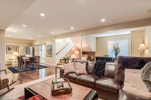 6959 S Buchanan Street, Aurora, CO 80016