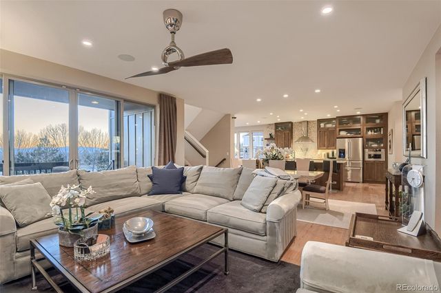 6959 S Buchanan Street, Aurora, CO 80016