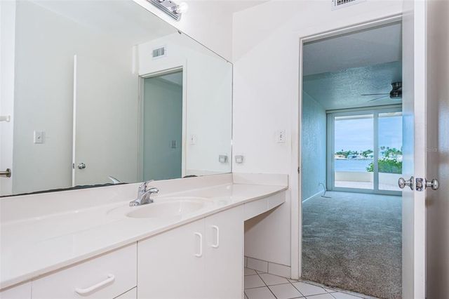 6083 BAHIA DEL MAR CIRCLE 158, St Petersburg, FL 33715