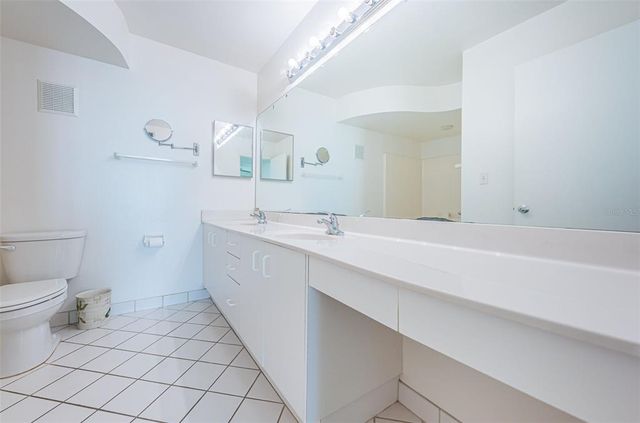 6083 BAHIA DEL MAR CIRCLE 158, St Petersburg, FL 33715