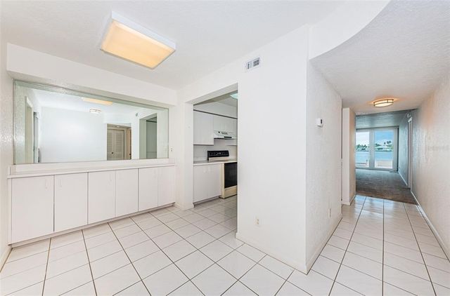 6083 BAHIA DEL MAR CIRCLE 158, St Petersburg, FL 33715