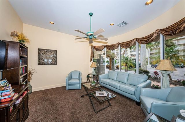 6083 BAHIA DEL MAR CIRCLE 158, St Petersburg, FL 33715