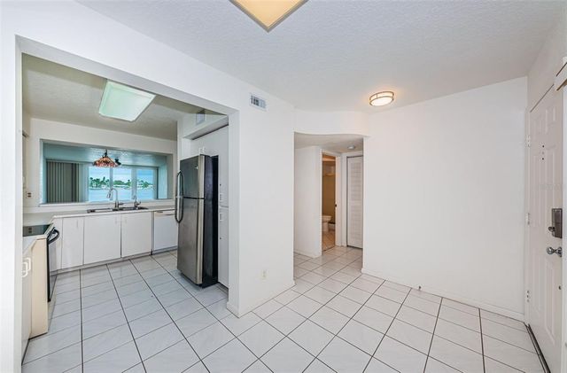 6083 BAHIA DEL MAR CIRCLE 158, St Petersburg, FL 33715