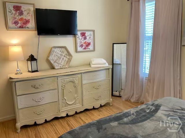 8 S Lake Drive, Savannah, GA 31410