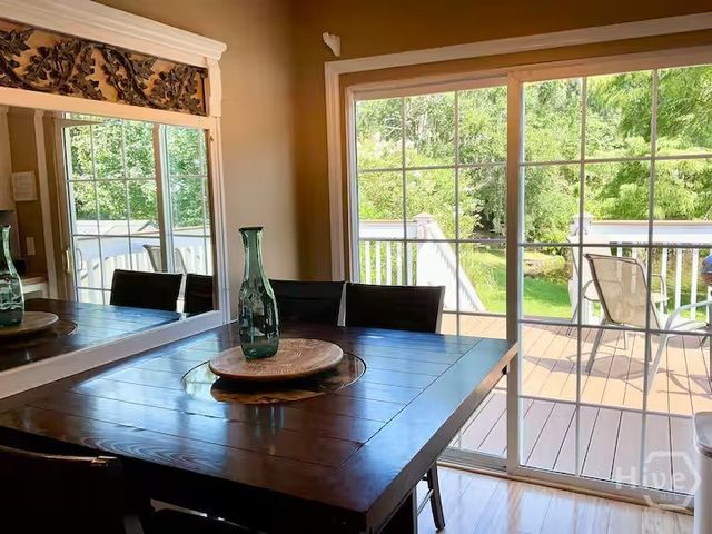 8 S Lake Drive, Savannah, GA 31410