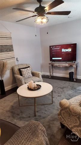 8 S Lake Drive, Savannah, GA 31410