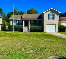 8 S Lake Drive, Savannah, GA 31410