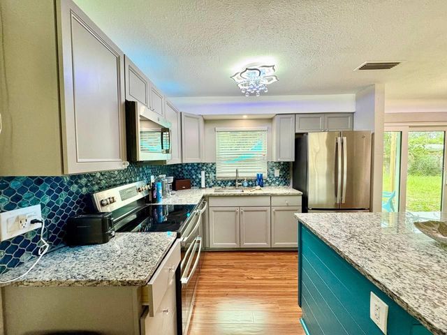3957 WAHOO DRIVE SE, St Petersburg, FL 33705