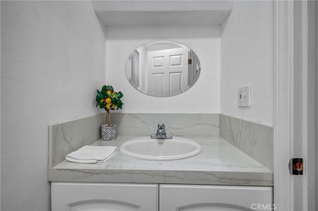 706 Amador, Los Angeles, CA 90012