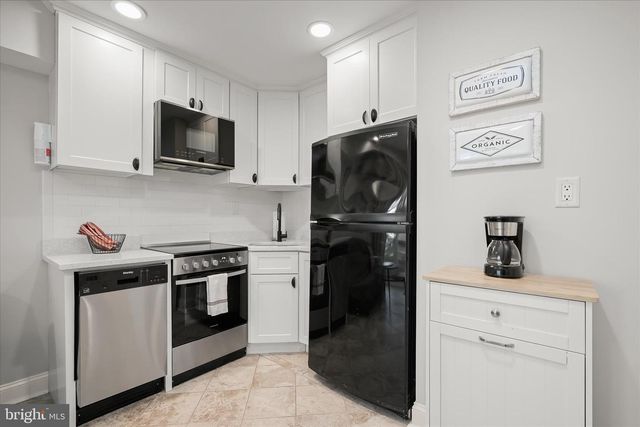 3320 ARUNDEL ON THE BAY RD, Annapolis, MD 21403