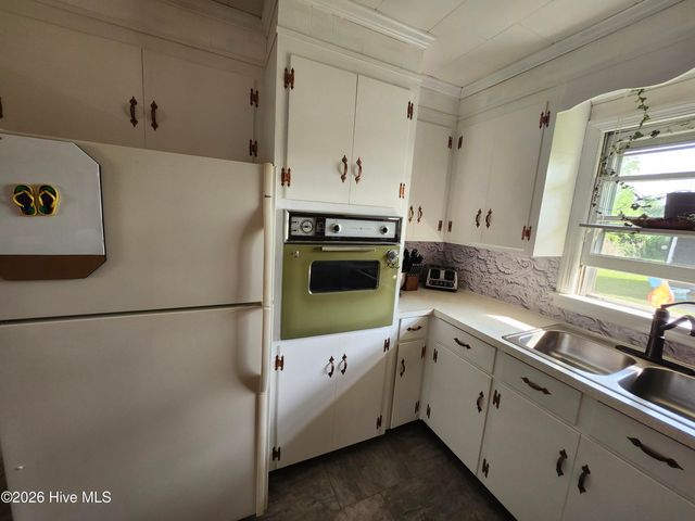 506 S Haughton Street, Williamston, NC 27892