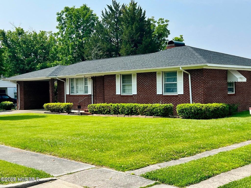 506 S Haughton Street, Williamston, NC 27892