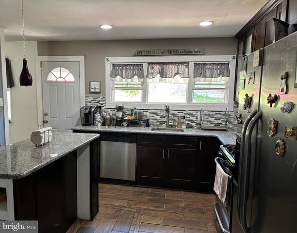 1105 ROCK CREEK DR, Wyncote, PA 19095