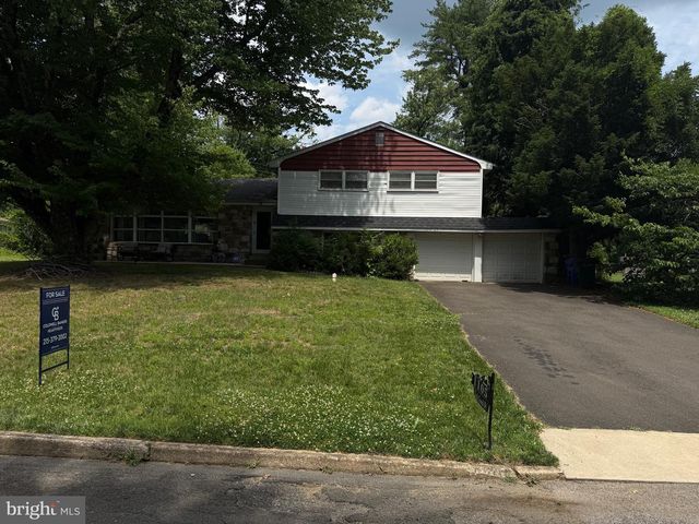 1105 ROCK CREEK DR, Wyncote, PA 19095