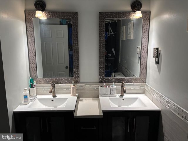 1105 ROCK CREEK DR, Wyncote, PA 19095