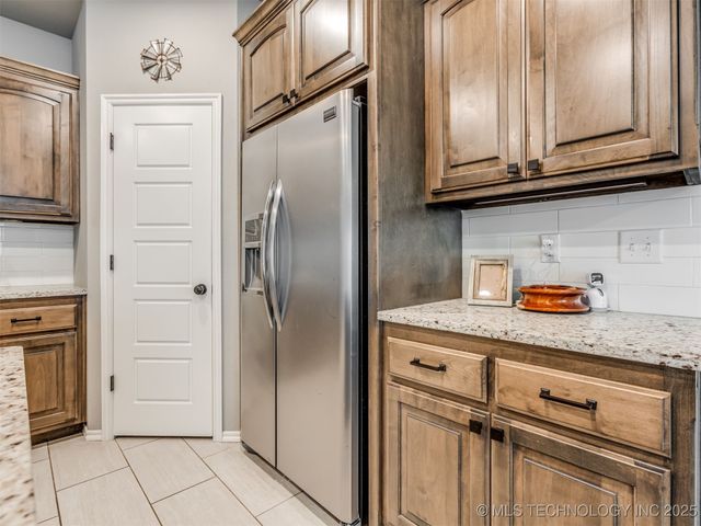 732 W 40th Place, Sand Springs, OK 74063