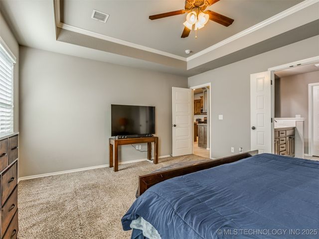 732 W 40th Place, Sand Springs, OK 74063