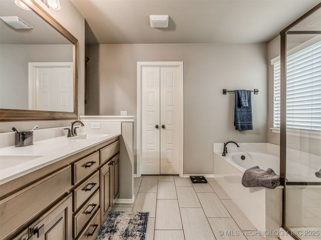 732 W 40th Place, Sand Springs, OK 74063