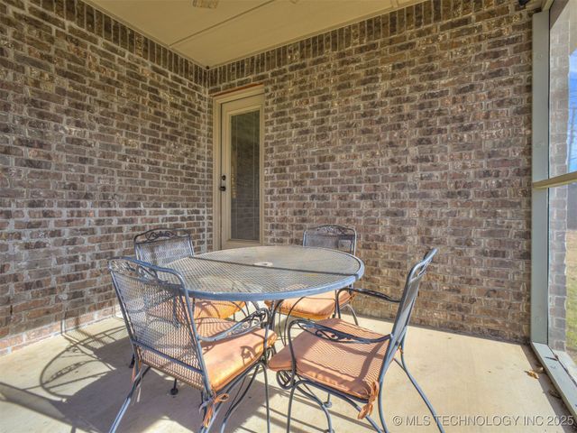 732 W 40th Place, Sand Springs, OK 74063