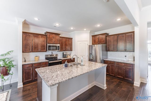 124 Harbor Glen Drive SW, Madison, AL 35756