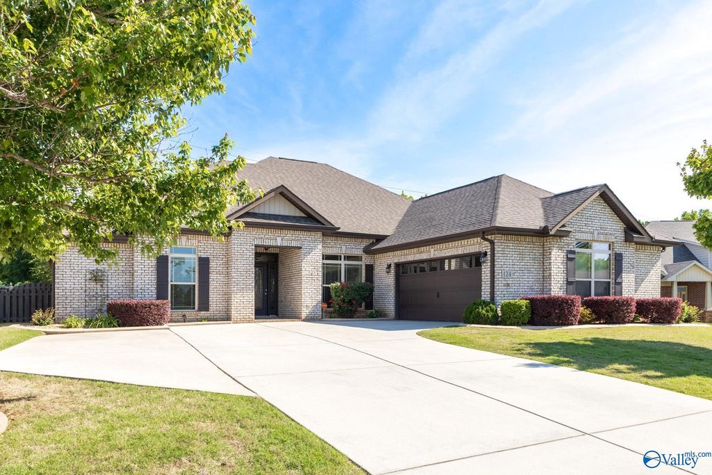 124 Harbor Glen Drive SW, Madison, AL 35756