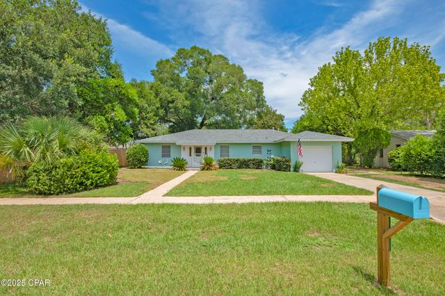 2094 Morven Street, Chipley, FL 32428