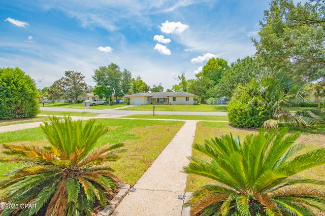 2094 Morven Street, Chipley, FL 32428