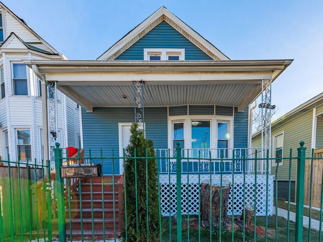 5729 S DAMEN Avenue, Chicago, IL 60636