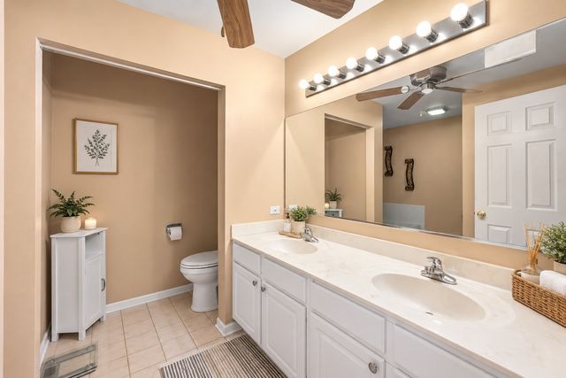 227 Wimbledon Place, Bloomingdale, IL 60108