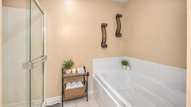 227 Wimbledon Place, Bloomingdale, IL 60108
