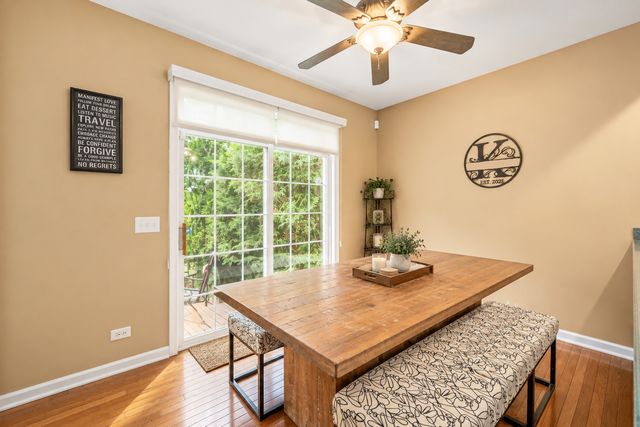 227 Wimbledon Place, Bloomingdale, IL 60108