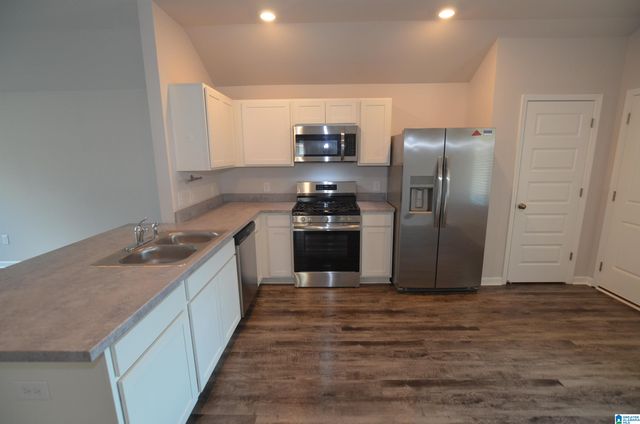 283 AMBER AVENUE, Calera, AL 35040